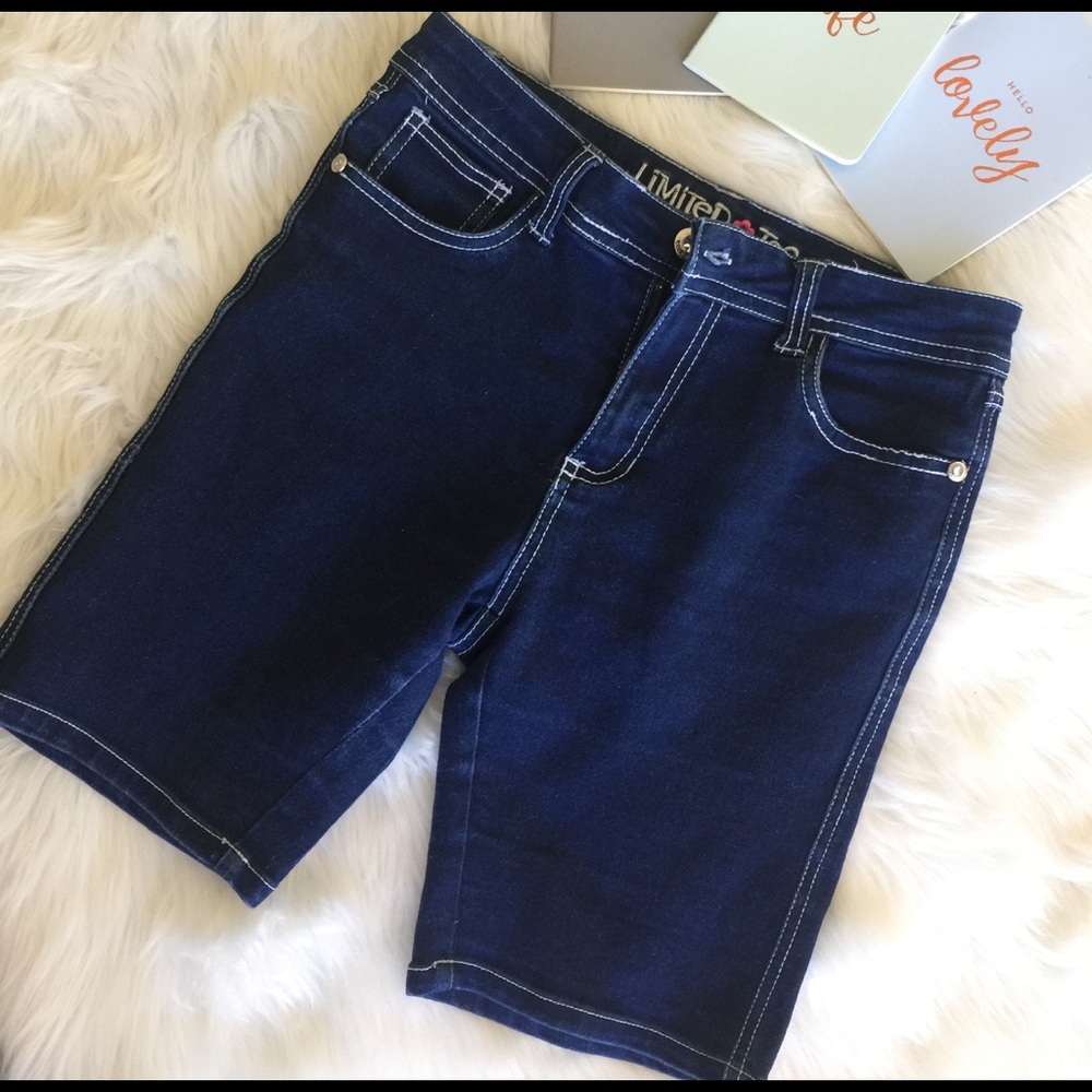NWOT Bermuda shorts